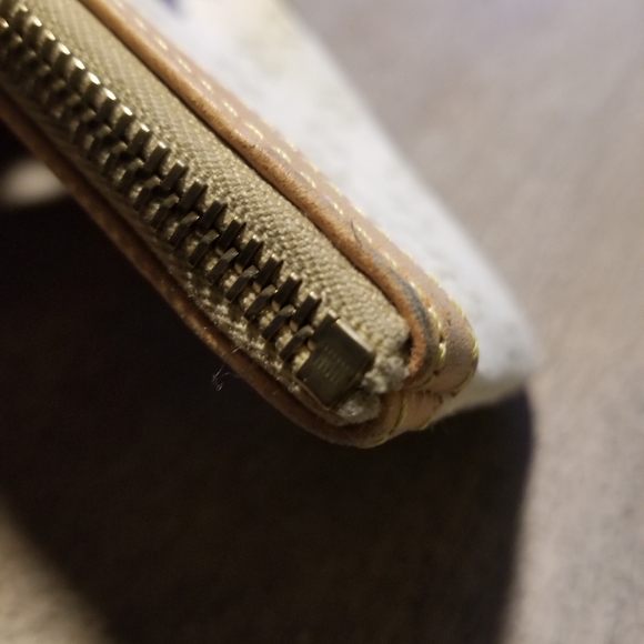 Dooney & Bourke Zipper Wallet Wristlet Change Purs - Picture 5 of 11